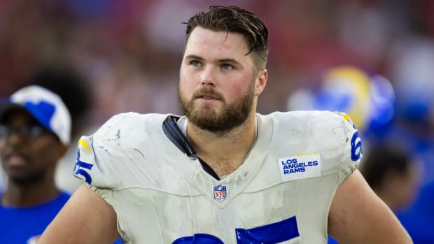 Ex-Husky Coleman Shelton is changing NFL teams to the Chicago Bears.